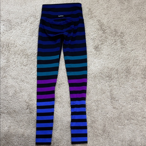 K-DEER Emmie Stripe Leggings Size XS Sneaker Length - Picture 7 of 8